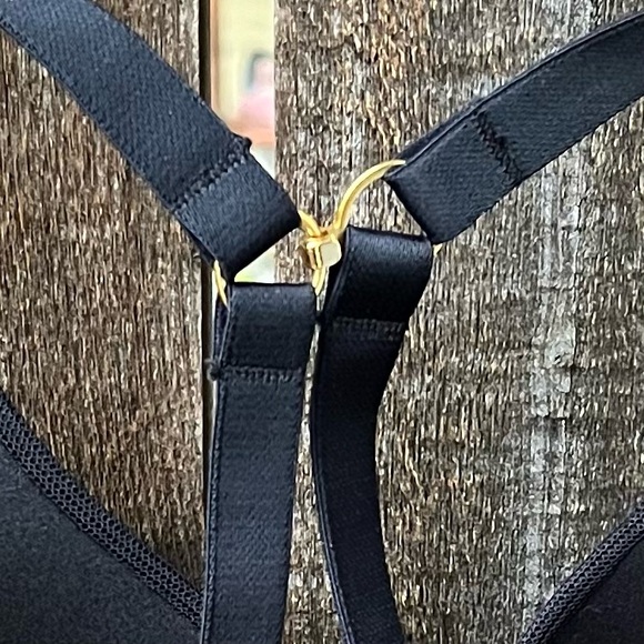 Lively The Front Close No Wire Bra NWT In Jet Black Sz 32DD - Picture 11 of 13